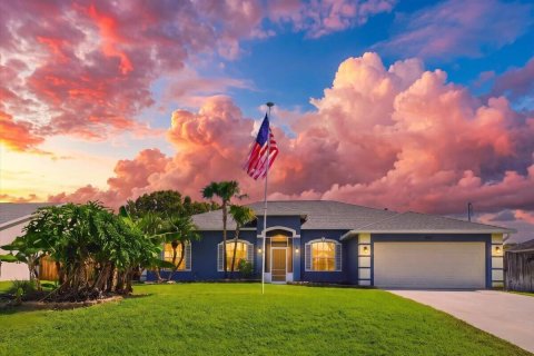 House in Port St. Lucie, Florida 3 bedrooms, 198.07 sq.m. № 2433027