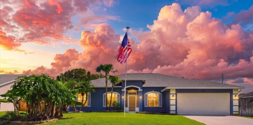 House in Port St. Lucie, Florida 3 bedrooms, 198.07 sq.m. № 2433027