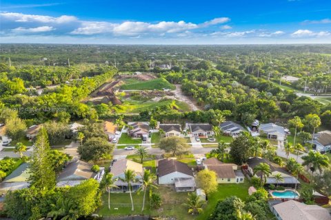 House in Davie, Florida 3 bedrooms, 110.37 sq.m. № 1971667 - photo 2