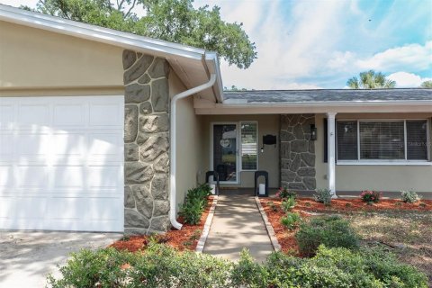 Villa ou maison à Saint Petersburg, Floride 3 chambres, 186.55 m2 № 2101401