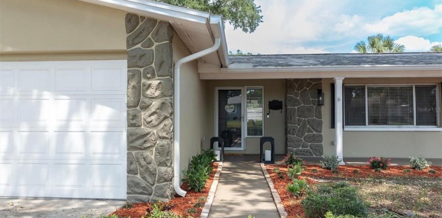 Villa ou maison à Saint Petersburg, Floride 3 chambres, 186.55 m2 № 2101401