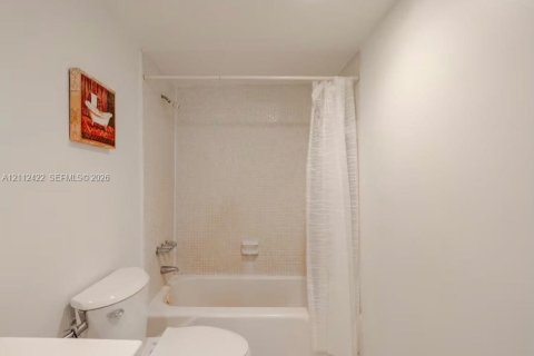Купить кондоминиум в Санни-Айлс-Бич, Флорида 1 спальня, 93.37м2, № 2432931 - фото 5