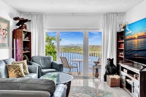 Condominio en venta en Sunny Isles Beach, Florida, 1 dormitorio, 70.79 m2 № 1966658 - foto 20