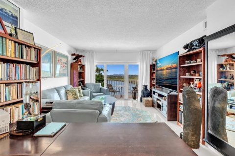 Condominio en venta en Sunny Isles Beach, Florida, 1 dormitorio, 70.79 m2 № 1966658 - foto 19