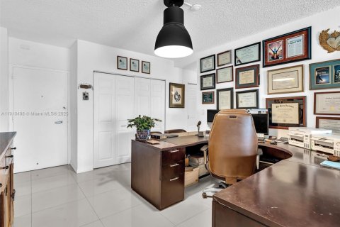 Condominio en venta en Sunny Isles Beach, Florida, 1 dormitorio, 70.79 m2 № 1966658 - foto 17