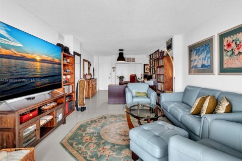 Condominio en venta en Sunny Isles Beach, Florida, 1 dormitorio, 70.79 m2 № 1966658 - foto 29