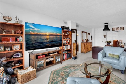 Condominio en venta en Sunny Isles Beach, Florida, 1 dormitorio, 70.79 m2 № 1966658 - foto 30