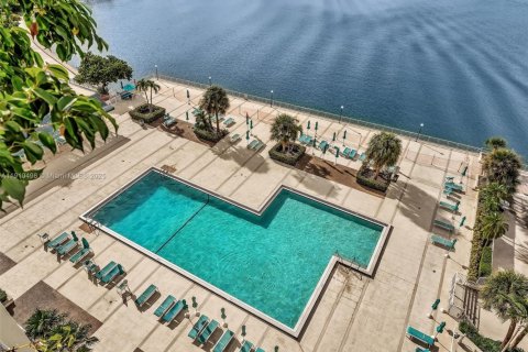 Condominio en venta en Sunny Isles Beach, Florida, 1 dormitorio, 70.79 m2 № 1966658 - foto 27