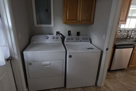 House in Palm Beach Gardens, Florida 4 bedrooms, 111.48 sq.m. № 1953688 - photo 15