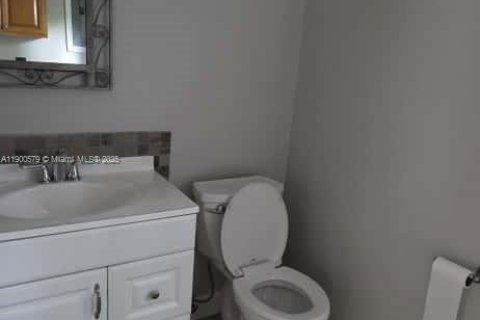 House in Palm Beach Gardens, Florida 4 bedrooms, 111.48 sq.m. № 1953688 - photo 16