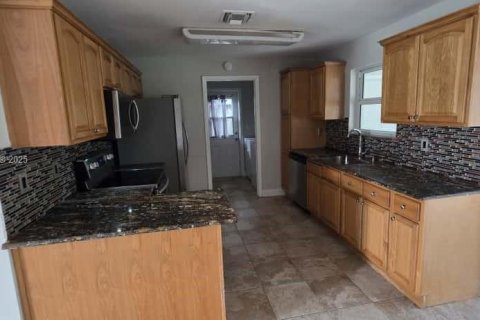 House in Palm Beach Gardens, Florida 4 bedrooms, 111.48 sq.m. № 1953688 - photo 19