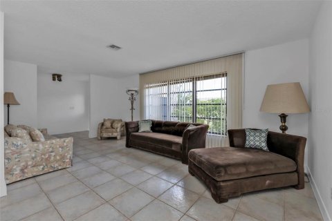 House in Punta Gorda, Florida 3 bedrooms, 181.9 sq.m. № 1827022 - photo 11