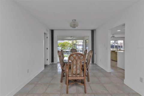 House in Punta Gorda, Florida 3 bedrooms, 181.9 sq.m. № 1827022 - photo 10