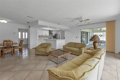 House in Punta Gorda, Florida 3 bedrooms, 181.9 sq.m. № 1827022 - photo 27