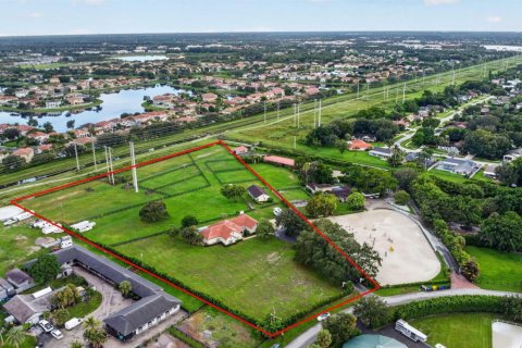 Villa ou maison à Wellington, Floride 4 chambres, 267.37 m2 № 2359869