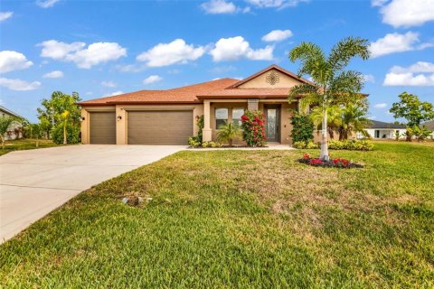 Villa ou maison à vendre à Punta Gorda, Floride: 3 chambres, 206.34 m2 № 2144185 - photo 2
