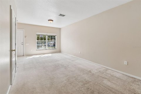 Townhouse in Wesley Chapel, Florida 2 bedrooms, 110 sq.m. № 2197427 - photo 12