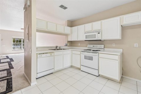 Townhouse in Wesley Chapel, Florida 2 bedrooms, 110 sq.m. № 2197427 - photo 18