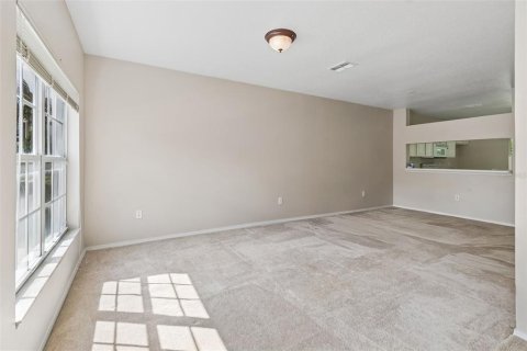 Townhouse in Wesley Chapel, Florida 2 bedrooms, 110 sq.m. № 2197427 - photo 9