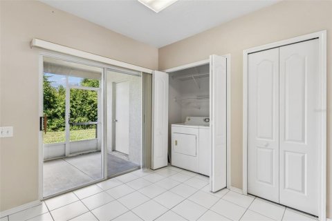 Townhouse in Wesley Chapel, Florida 2 bedrooms, 110 sq.m. № 2197427 - photo 16