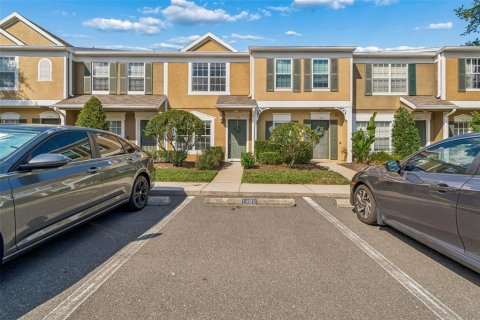 Townhouse in Wesley Chapel, Florida 2 bedrooms, 110 sq.m. № 2197427 - photo 5
