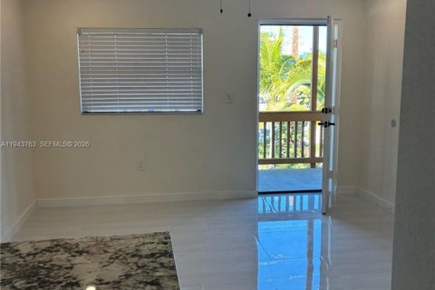 Apartment in Key Largo, Florida № 2000584 - photo 3