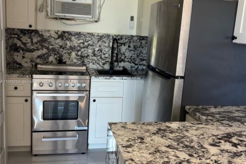 Apartment in Key Largo, Florida № 2000584 - photo 4