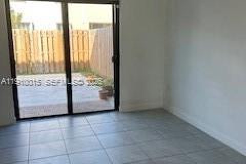 Townhouse in Homestead, Florida 3 bedrooms, 137.77 sq.m. № 1966652 - photo 12