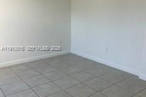 Townhouse in Homestead, Florida 3 bedrooms, 137.77 sq.m. № 1966652 - photo 11