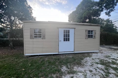 Immobilier commercial à Miami, Floride 1 chambre, 141.68 m2 № 2415671
