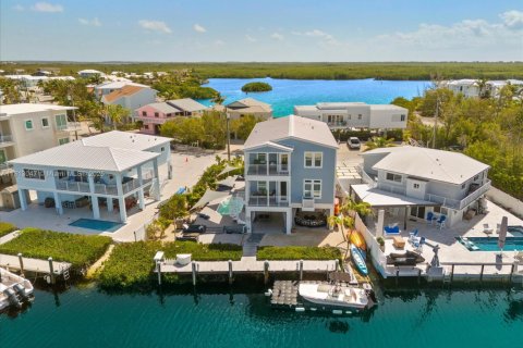 House in Key Largo, Florida 5 bedrooms, 299.52 sq.m. № 1758541 - photo 5