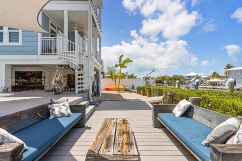 House in Key Largo, Florida 5 bedrooms, 299.52 sq.m. № 1758541 - photo 27