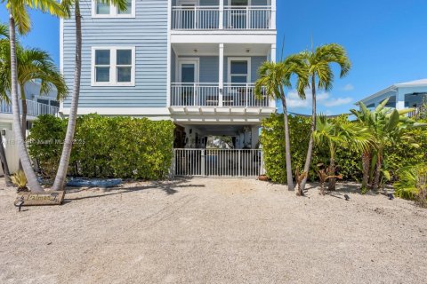 House in Key Largo, Florida 5 bedrooms, 299.52 sq.m. № 1758541 - photo 2