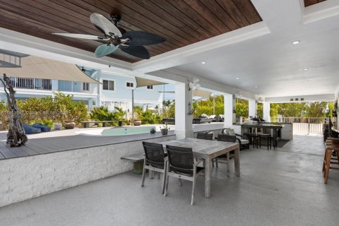 House in Key Largo, Florida 5 bedrooms, 299.52 sq.m. № 1758541 - photo 10