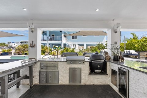 House in Key Largo, Florida 5 bedrooms, 299.52 sq.m. № 1758541 - photo 14
