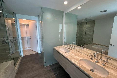 Condo in Miami, Florida, 1 bedroom  № 1944153 - photo 9