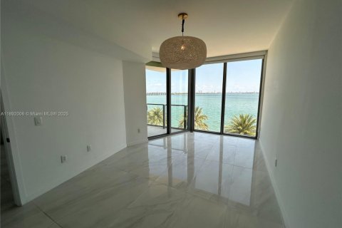 Condo in Miami, Florida, 1 bedroom  № 1944153 - photo 7