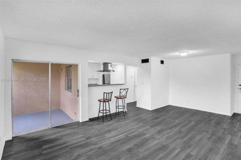 Apartamento en alquiler en Lauderhill, Florida, 1 dormitorio, 62.71 m2 № 2020272 - foto 14