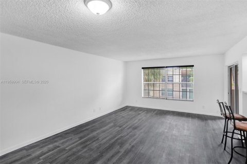Apartamento en alquiler en Lauderhill, Florida, 1 dormitorio, 62.71 m2 № 2020272 - foto 13