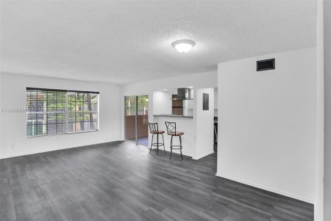Apartamento en alquiler en Lauderhill, Florida, 1 dormitorio, 62.71 m2 № 2020272 - foto 9