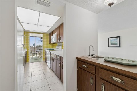 Copropriété à vendre à Clearwater, Floride: 2 chambres, 143.07 m2 № 2126236 - photo 23