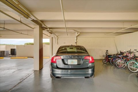 Condo in Port Richey, Florida, 2 bedrooms  № 1902162 - photo 29