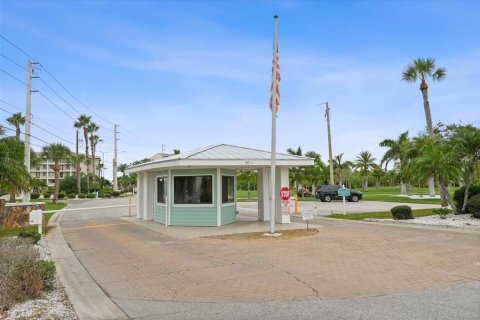 Condo in Port Richey, Florida, 2 bedrooms  № 1902162 - photo 30
