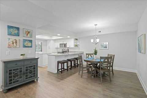 Condo in Port Richey, Florida, 2 bedrooms  № 1902162 - photo 12