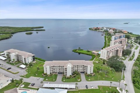 Condo in Port Richey, Florida, 2 bedrooms  № 1902162 - photo 1