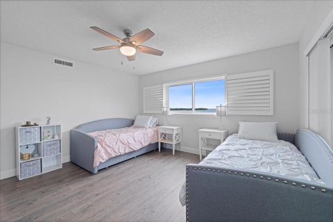 Condo in Port Richey, Florida, 2 bedrooms  № 1902162 - photo 17