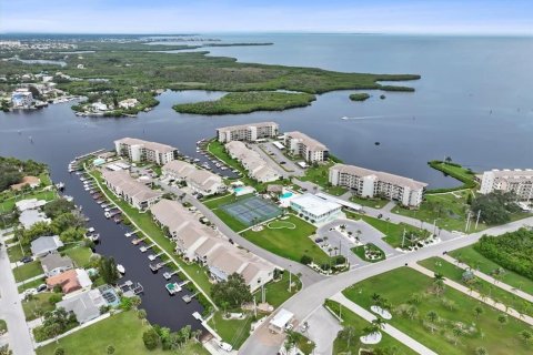 Condo in Port Richey, Florida, 2 bedrooms  № 1902162 - photo 2