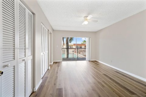 Adosado en venta en Davie, Florida, 3 dormitorios, 133.78 m2 № 2052432 - foto 12
