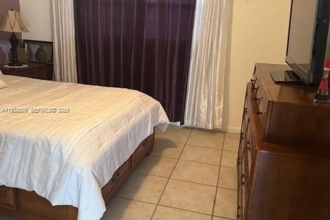 Снять в аренду кондоминиум в Лодерхилл, Флорида 1 спальня, 65.03м2, № 1992529 - фото 2