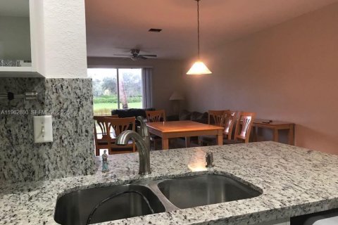 Touwnhouse à louer à Weston, Floride: 3 chambres, 135.73 m2 № 2024006 - photo 7